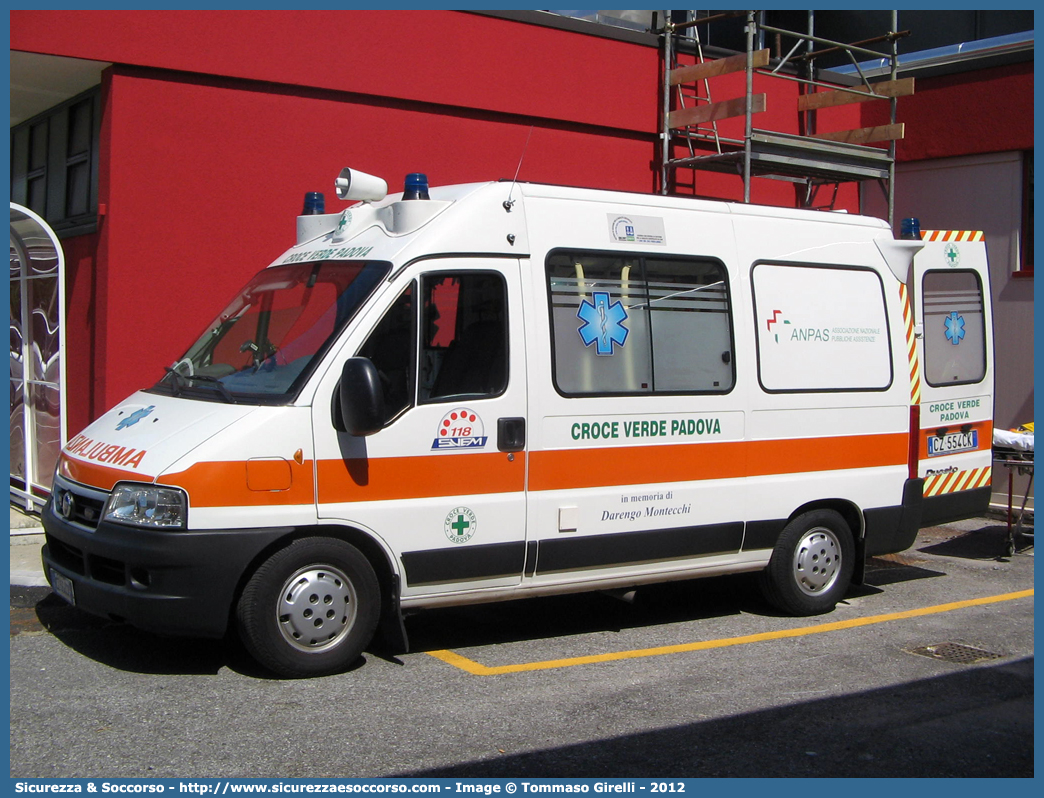 151
Pia Opera Croce Verde Padova
Fiat Ducato II serie restyling
Allestitore MAF S.n.c.
Parole chiave: Pia;Opera;Croce;Verde;Padova;Ambulanza;Fiat;Ducato;MAF;M.A.F.