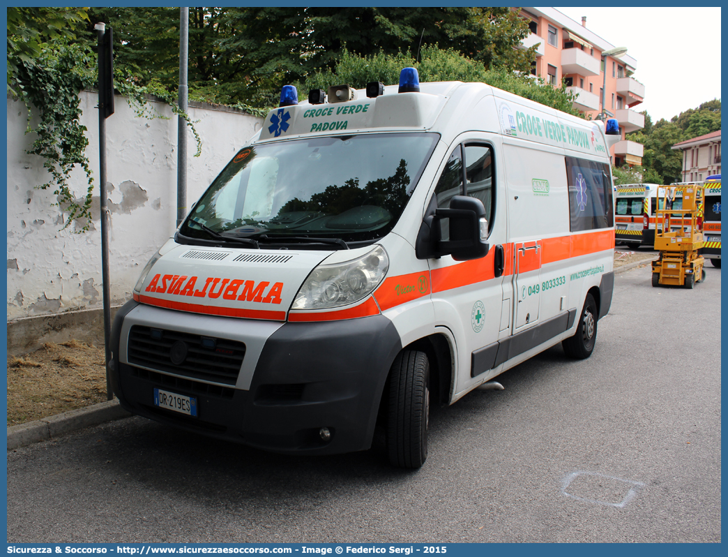 187
Pia Opera Croce Verde Padova
Fiat Ducato III serie
Allestitore EDM S.r.l.
Parole chiave: Pia;Opera;Croce;Verde;Padova;Ambulanza;Fiat;Ducato;X250;EDM