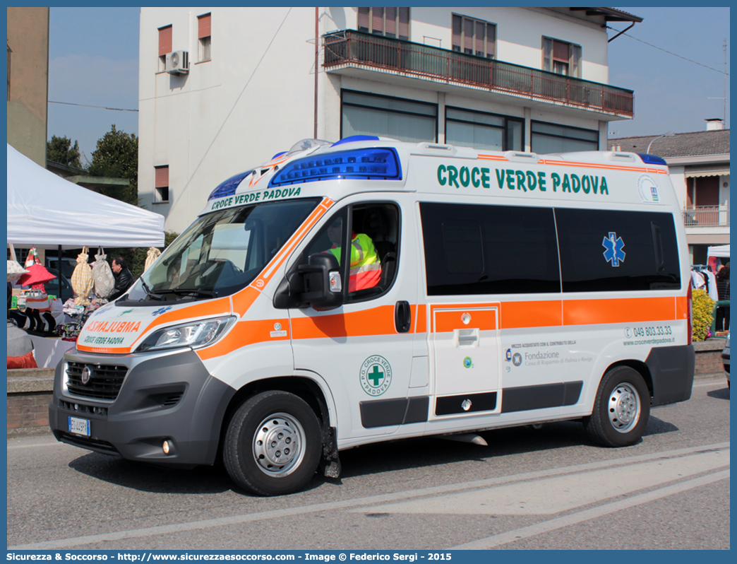 190
Pia Opera Croce Verde Padova
Fiat Ducato III serie restyling
Allestitore Ambitalia S.p.A.
Parole chiave: Pia;Opera;Croce;Verde;Padova;Ambulanza;Fiat;Ducato;X290;Ambitalia