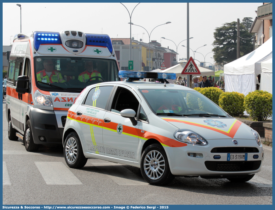 192
Pia Opera Croce Verde Padova
Fiat Punto IV serie
Allestitore Rasotto S.r.l. 
Parole chiave: Pia;Opera;Croce;Verde;Padova;Fiat;Punto;Rasotto;Trasporto;Organi;Equipe;Espianti