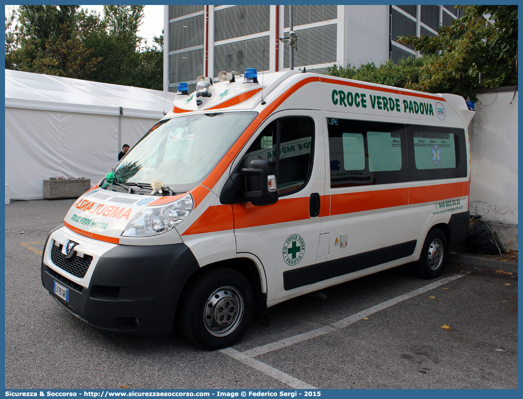 195
P.O. Croce Verde Padova
Peugeot Boxer III serie
Allestitore Aricar S.p.A.
Parole chiave: CV;C.V.;Croce;Verde;Padova;Peugeot;Boxer;Aricar;Ambulanza