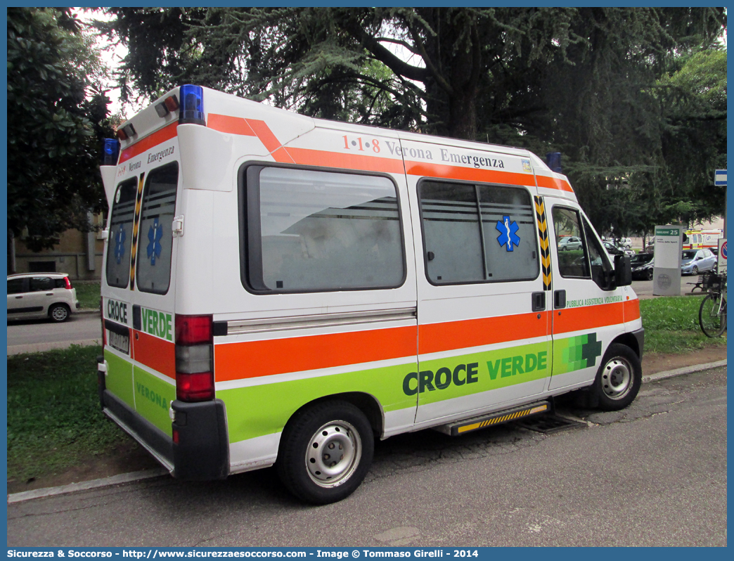 21
Croce Verde Verona
Fiat Ducato II serie
Parole chiave: Croce Verde;CV;C.V.;Verona;Pubblica;Assistenza;Ambulanza;Fiat;Ducato