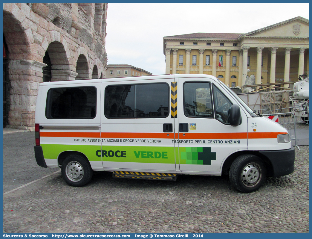 34
Croce Verde Verona
Peugeot Boxer II serie
Parole chiave: Croce Verde;CV;C.V.;Verona;Pubblica;Assistenza;Peugeot;Boxer