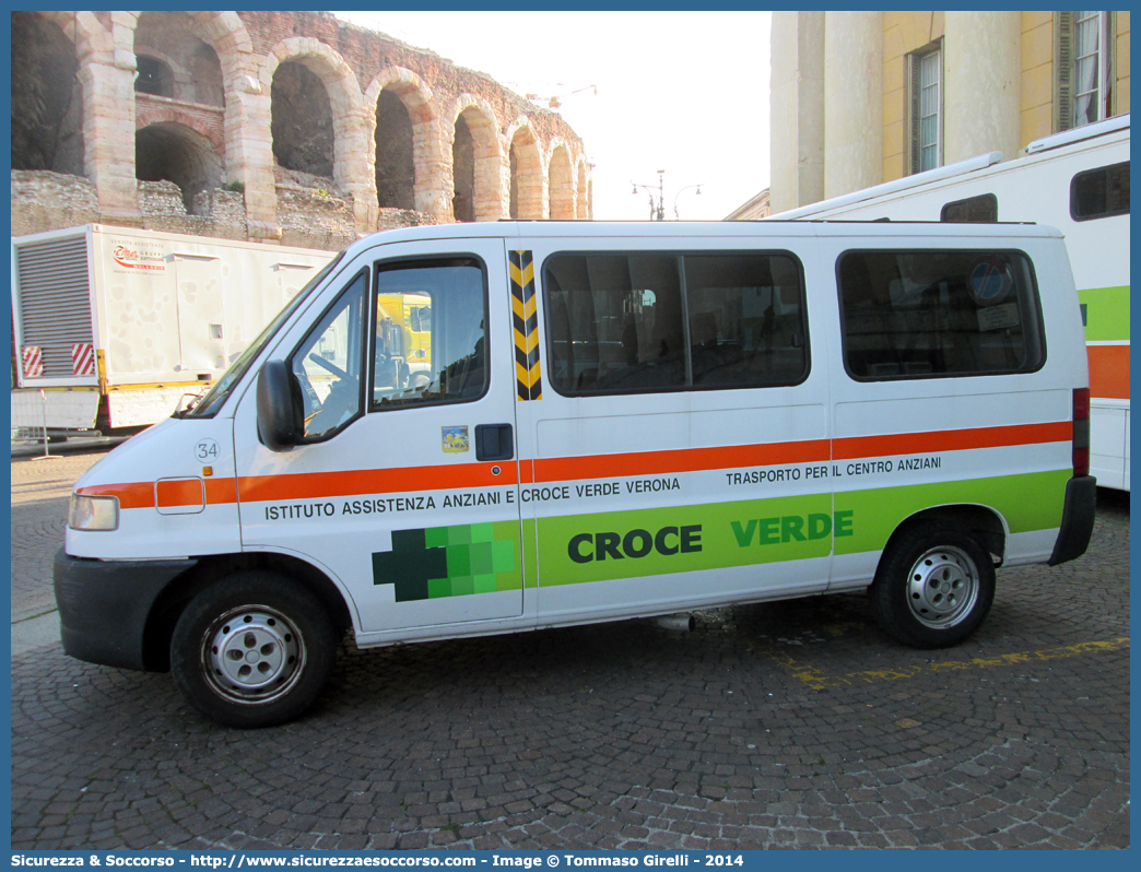 34
Croce Verde Verona
Peugeot Boxer II serie
Parole chiave: Croce Verde;CV;C.V.;Verona;Pubblica;Assistenza;Peugeot;Boxer