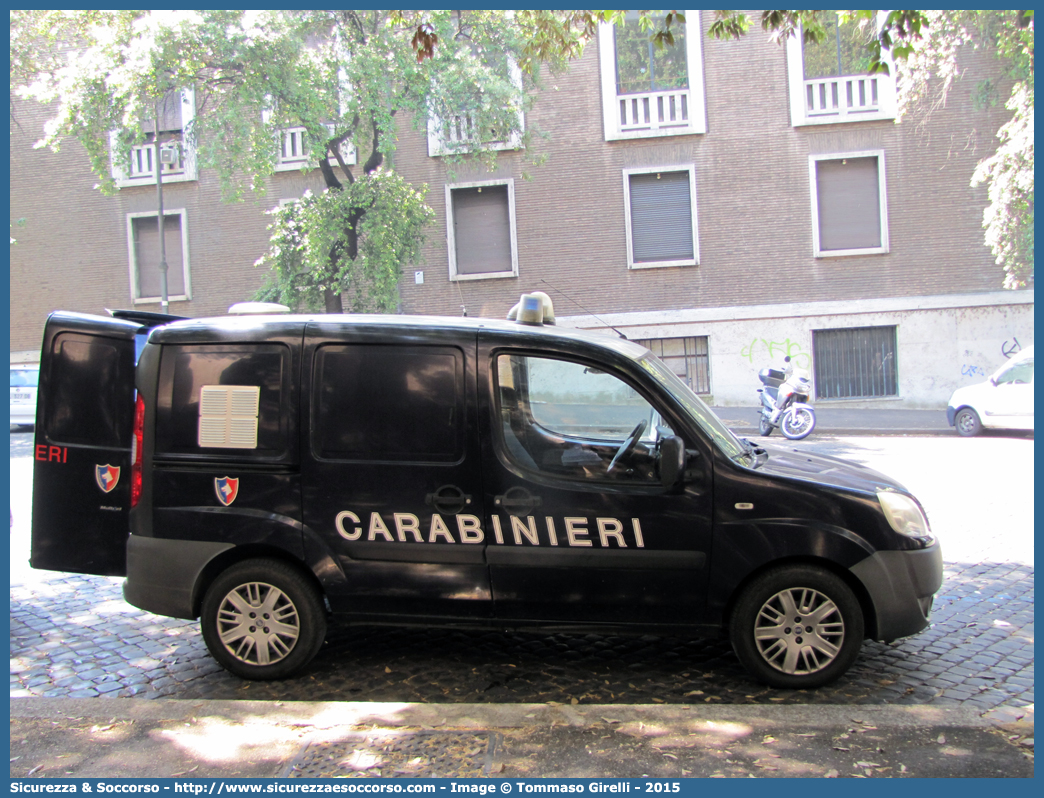 CC CB467
Arma dei Carabinieri
Centro e Nuclei Cinofili
Fiat Doblò I serie restyling
(variante)
Parole chiave: CC;C.C.;Arma;Carabinieri;Centro;Nuclei;Nucleo;Cinofili;Fiat;Doblò;CB467