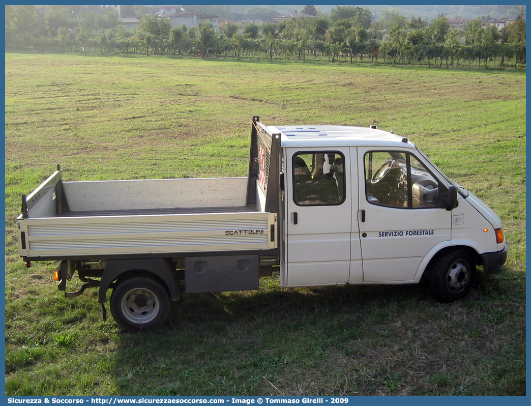 610
Regione Veneto
Servizio Forestale Regionale
Ford Transit II serie II resyling
Parole chiave: Regione;Veneto;Servizio;Forestale;Regionale;Ford;Transit