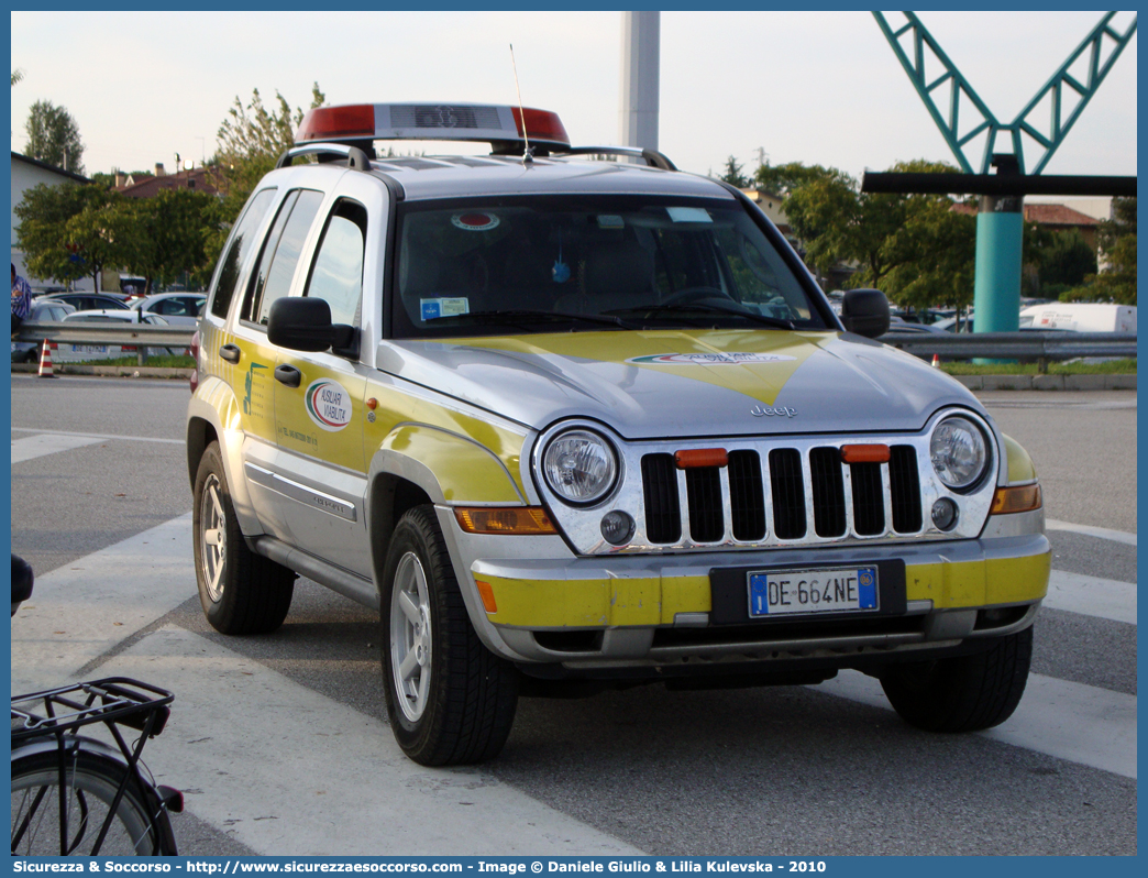 -
Autostrada Bs/Vr/Vi/Pd S.p.A.
Ausiliari Viabilità
Jeep Cherokee III serie
Allestitore Everlux S.r.l.
Parole chiave: Bs;Vr;Vi;Pd;Serenissima;Ausiliari;Viabilità;Autostrada;Autostrade;Jeep;Cherokee;Everlux