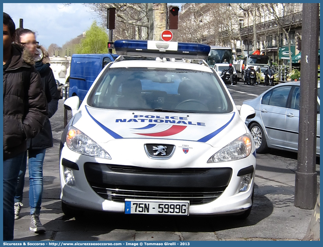 -
République Française
Police Nationale
Peugeot 308 I generation
Parole chiave: Repubblica;Francese;République;Française;Police;Nationale;Polizia;Nazionale;Peugeot;308