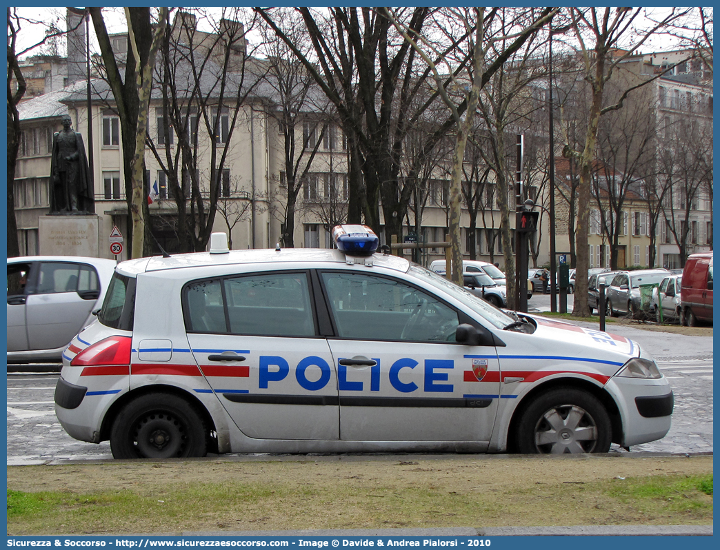 -
République Française
Police Nationale
Renault Megane III generation
Parole chiave: Repubblica;Francese;République;Française;Police;Nationale;Polizia;Nazionale;Renault;Megane