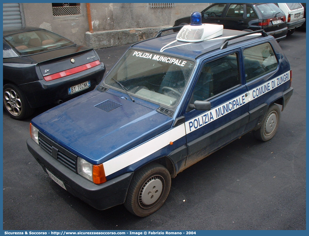 -
Polizia Municipale
Comune di Zungri
Fiat Panda II serie
Parole chiave: Polizia;Locale;Municipale;Zungri;Fiat;Panda