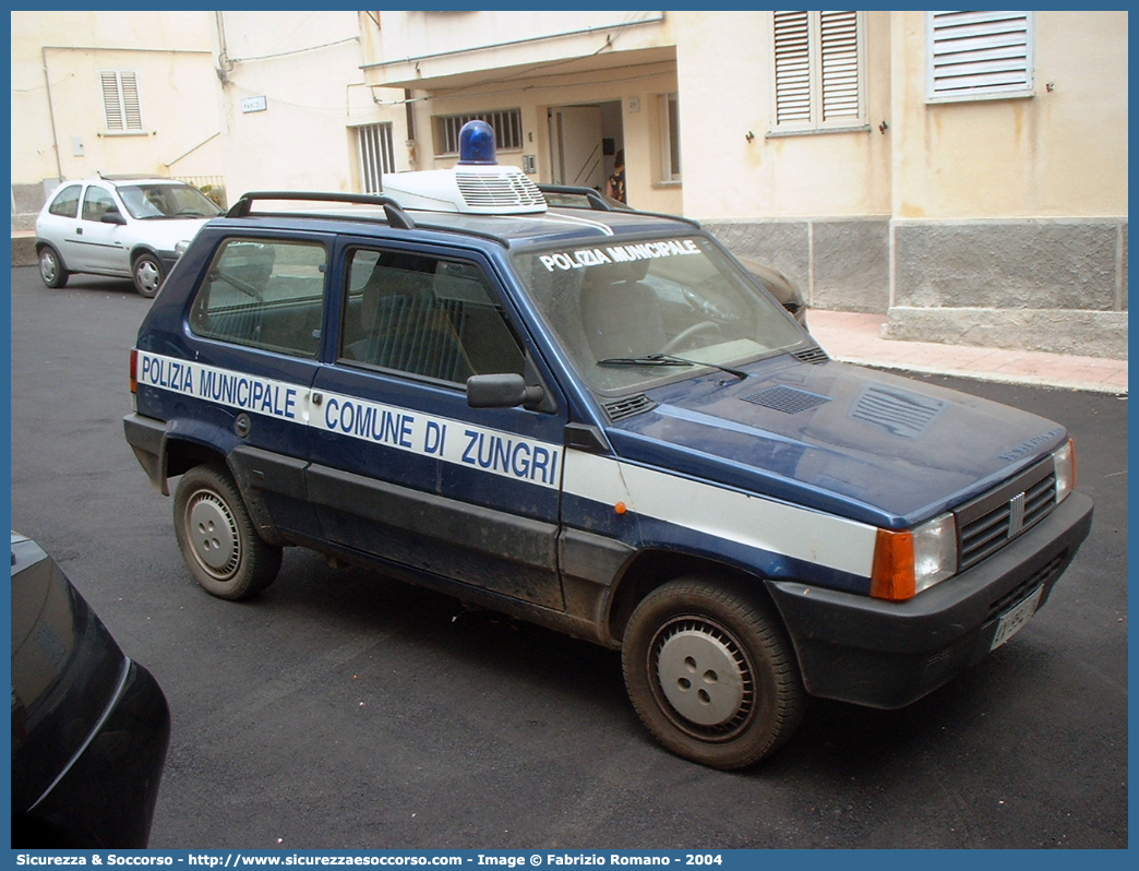 -
Polizia Municipale
Comune di Zungri
Fiat Panda II serie
Parole chiave: Polizia;Locale;Municipale;Zungri;Fiat;Panda