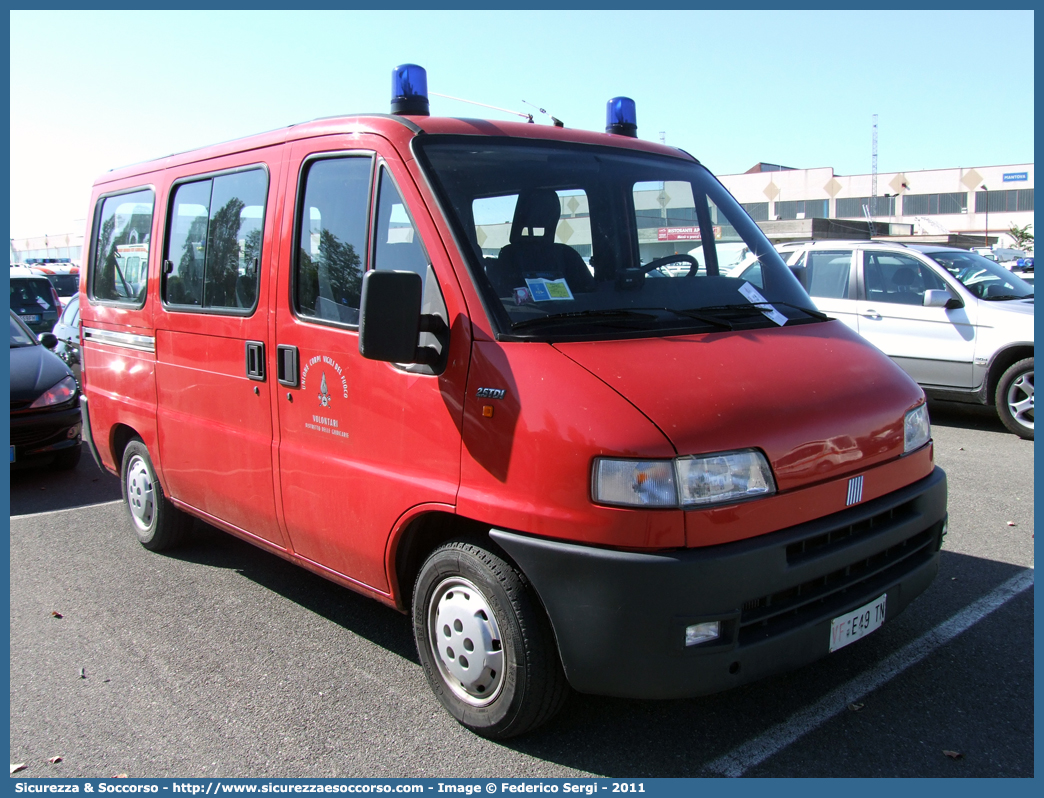 VF E49TN
Unione Distrettuale delle Giudicarie
Fiat Ducato II serie
Parole chiave: VF;V.F.;Vigili del Fuoco;Vigili;Fuoco;Unione;Distrettuale;Giudicarie;Fiat;Ducato;E49TN