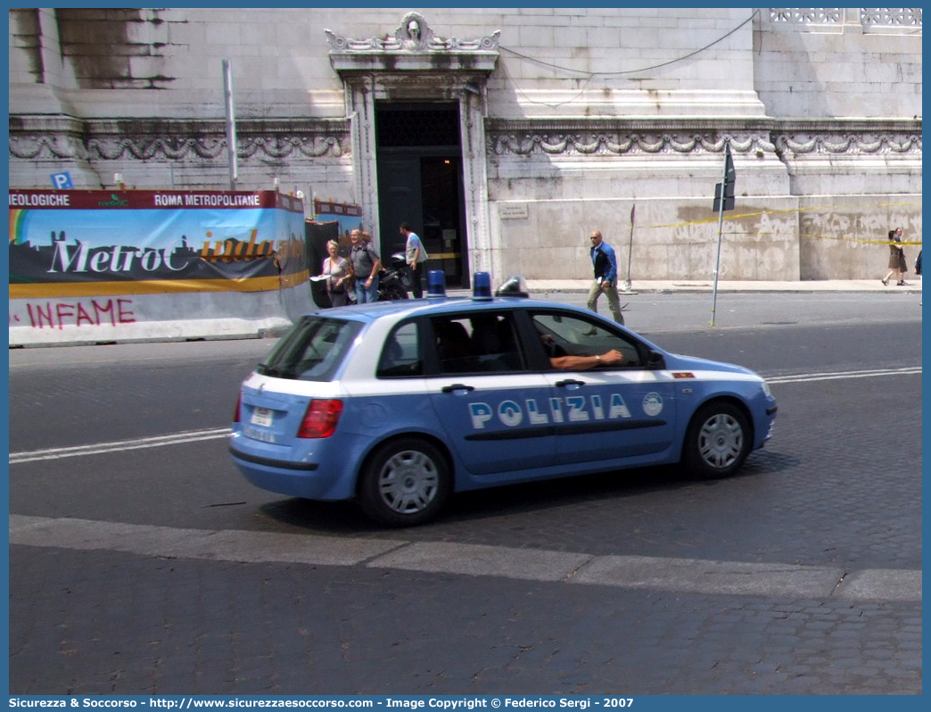 -
Polizia di Stato
Reparto Mobile
Fiat Stilo II serie
Parole chiave: PS;P.S.;Polizia;di;Stato;Reparto;Mobile;Fiat;Stilo