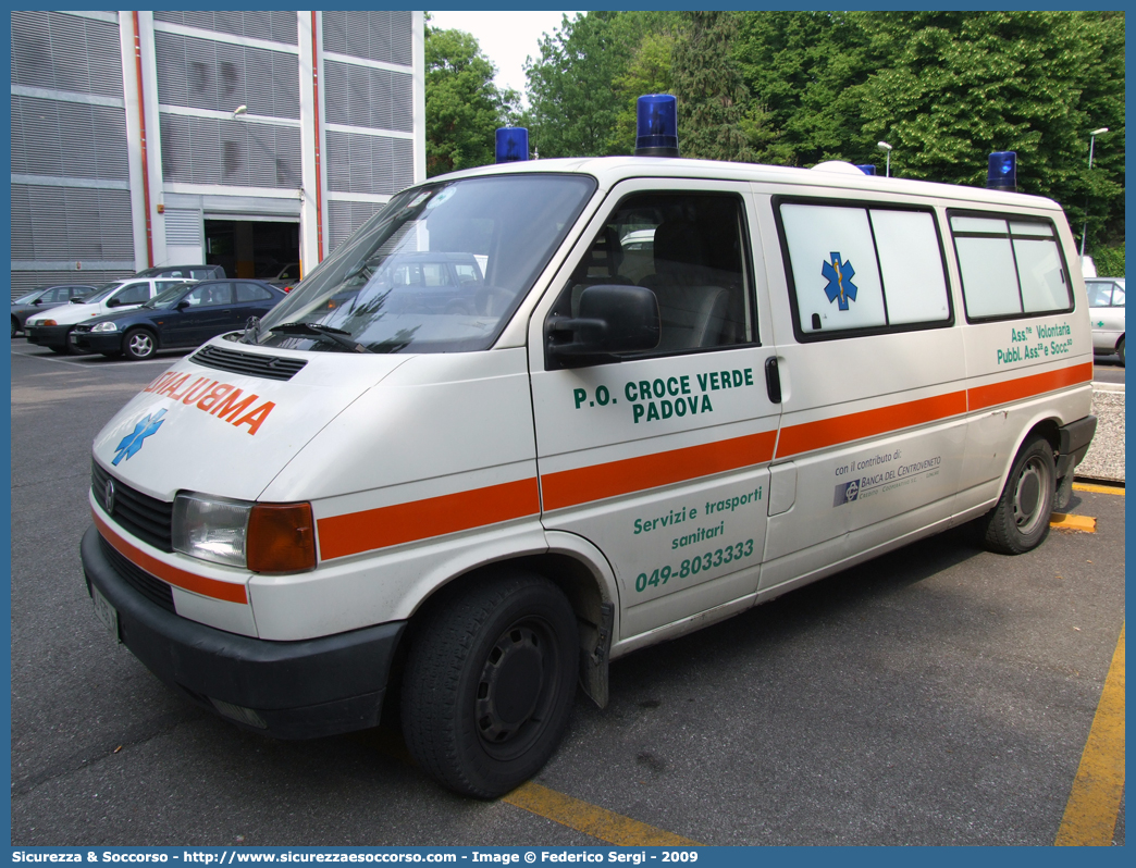 -
Pia Opera Croce Verde Padova
Volkswagen Transporter T4
(passo lungo)
Allestitore MAF S.n.c.
Parole chiave: Pia;Opera;Croce;Verde;Padova;Ambulanza;Volkswagen;Transporter;T4