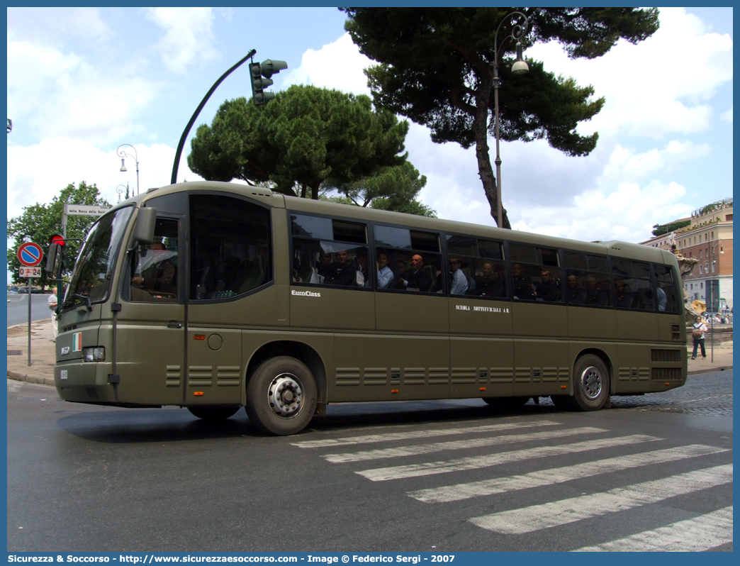 -
Aeronautica Militare Italiana
Iveco Orlandi EuroClass
Parole chiave: AMI;A.M.I.;Aeronautica;Militare;Italiana;Iveco;Orlandi;EuroClass;HD