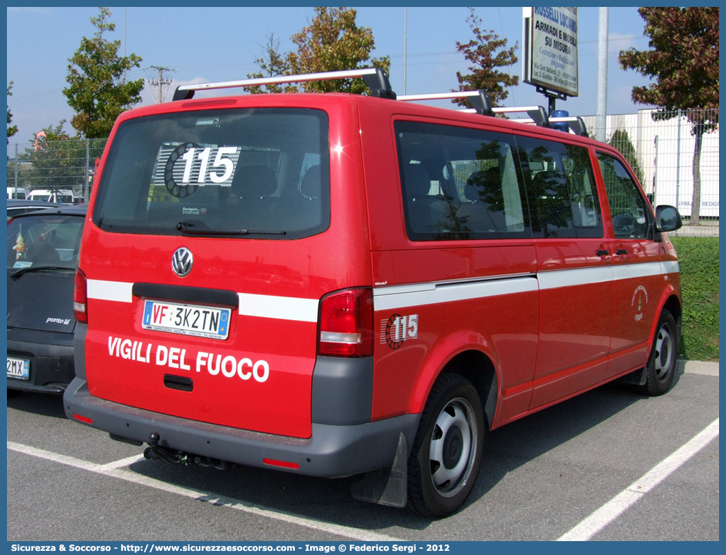 VF 3K2TN
Vigili del Fuoco Volontari Fondo
Volkswagen Transporter T5 restyling
Parole chiave: VF;V.F.;Vigili del Fuoco;Vigili;Fuoco;Corpo;Volontari;Fondo;Volkswagen;Transporter;T5