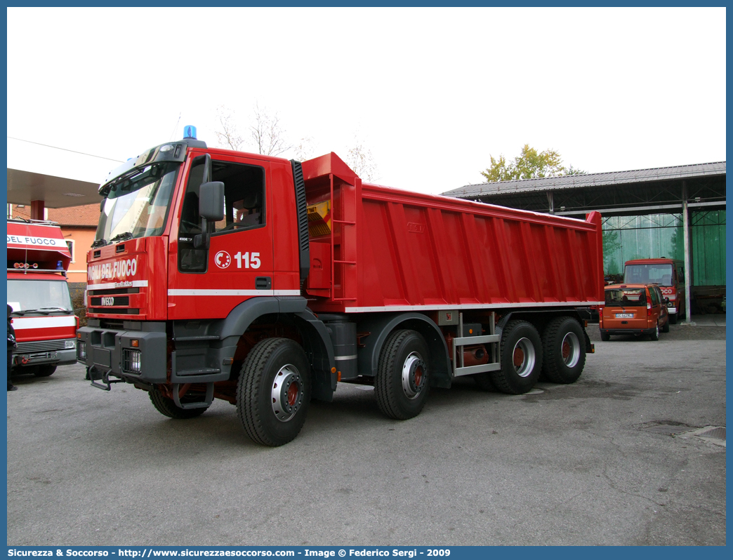 VF 25564
Corpo Nazionale Vigili del Fuoco
Iveco EuroTrakker 410E47
Parole chiave: VF;V.F.;VVF;V.V.F.;Corpo;Nazionale;Vigili del Fuoco;Iveco;EuroTrakker;410E47