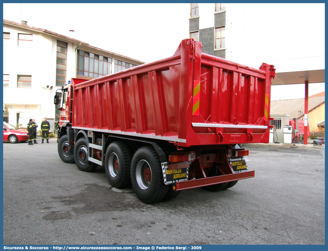 VF 25564
Corpo Nazionale Vigili del Fuoco
Iveco EuroTrakker 410E47
Parole chiave: VF;V.F.;VVF;V.V.F.;Corpo;Nazionale;Vigili del Fuoco;Iveco;EuroTrakker;410E47