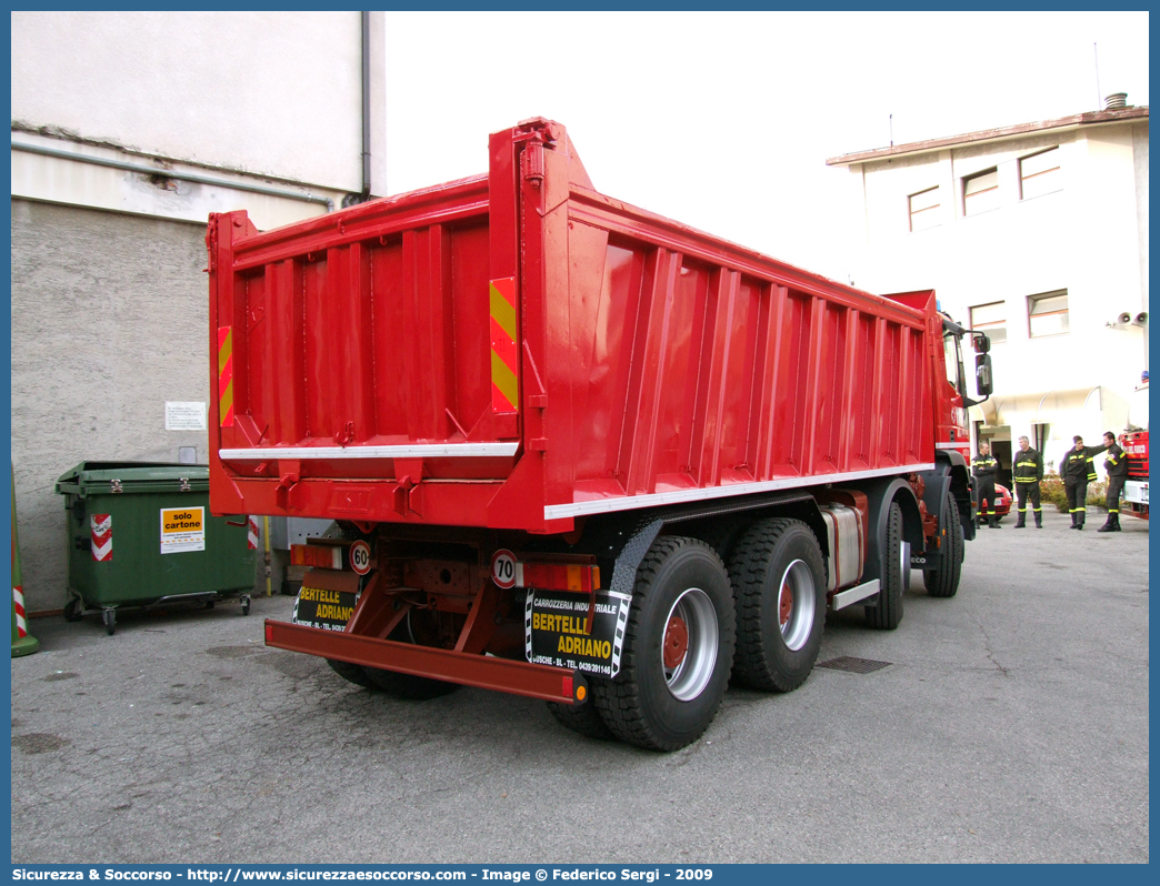 VF 25564
Corpo Nazionale Vigili del Fuoco
Iveco EuroTrakker 410E47
Parole chiave: VF;V.F.;VVF;V.V.F.;Corpo;Nazionale;Vigili del Fuoco;Iveco;EuroTrakker;410E47