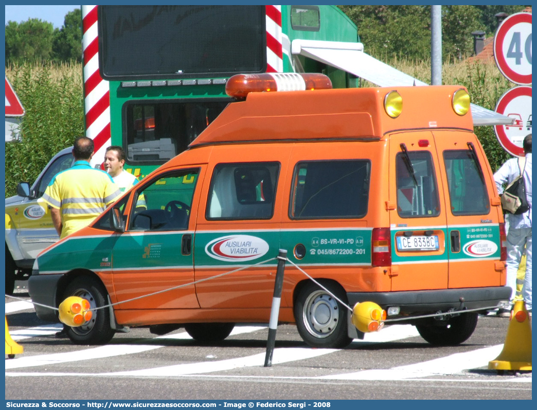 -
Autostrada Bs/Vr/Vi/Pd S.p.A.
Ausiliari Viabilità
Fiat Scudo II serie
Parole chiave: Bs;Vr;Vi;Pd;Serenissima;Ausiliari;Viabilità;Autostrada;Autostrade;Fiat;Scudo