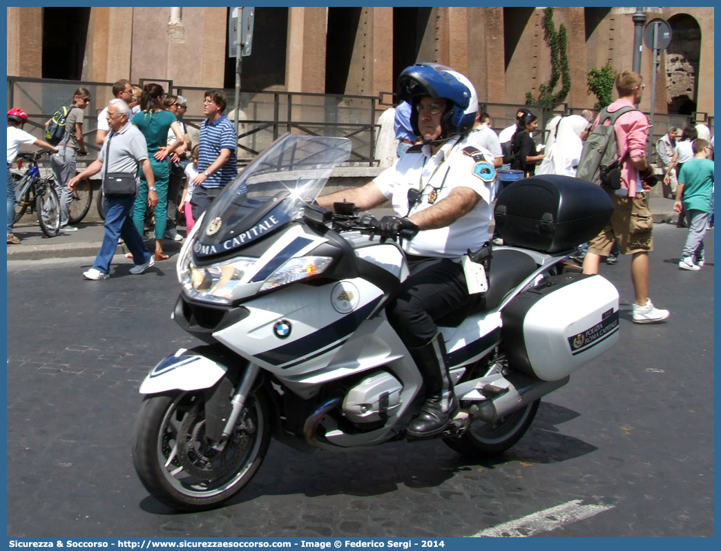 -
Polizia di Roma Capitale
Comune di Roma
Bmw R1200rt III serie
Parole chiave: PL;P.L.;PM;P.M.;Polizia;Locale;Municipale;Roma;Capitale;Bmw;R1200rt