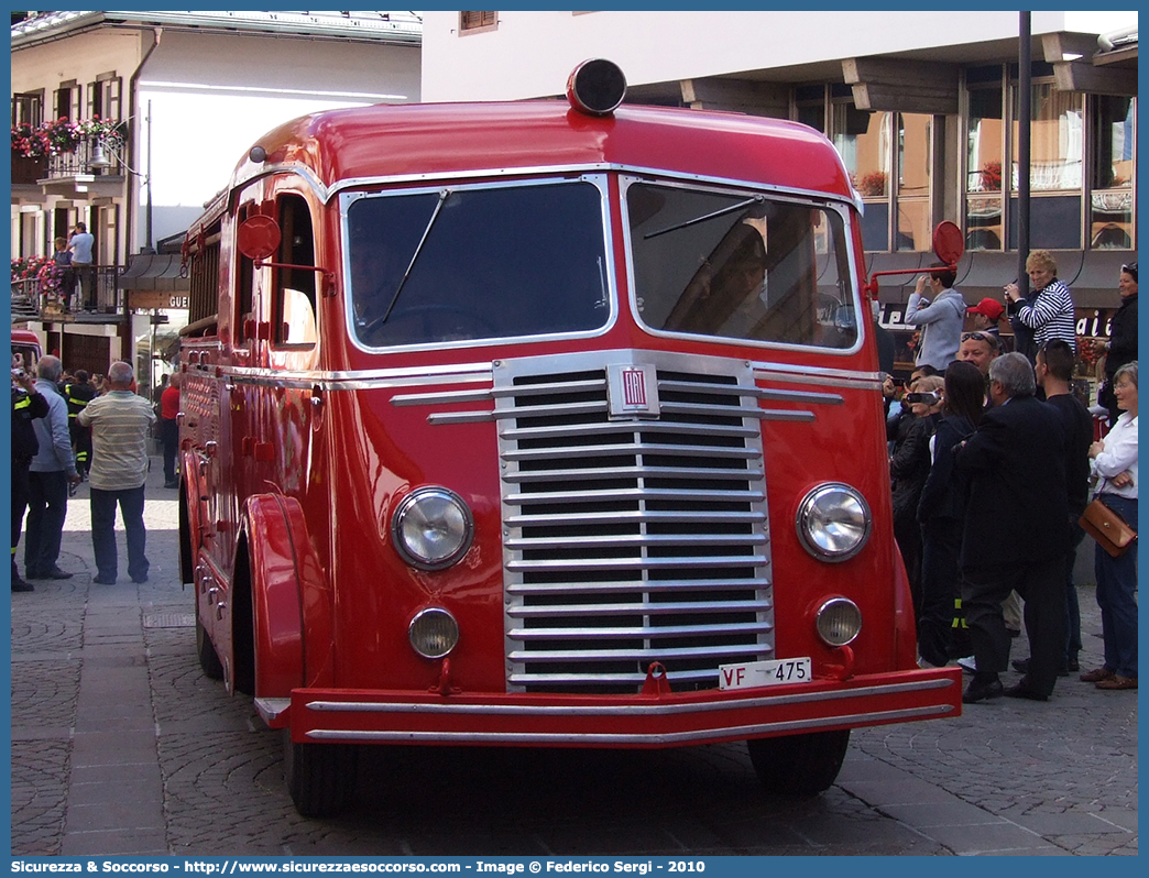 VF 475
Corpo Nazionale Vigili del Fuoco
Fiat 626
Allestitore Società Anonima Bergomi
Parole chiave: VVF;V.V.F.;Corpo;Nazionale;Vigili;del;Fuoco;AutoPompaSerbatoio;APS;AutoPompa;Fiat;626;Bergomi