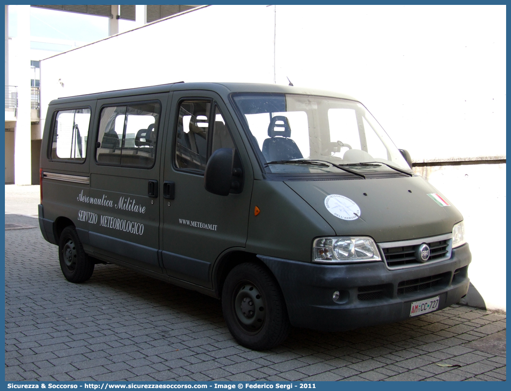 AM CC727
Aeronautica Militare Italiana
Servizio Metereologico
Fiat Ducato II serie restyling
Parole chiave: A.M.;A.M.I.;AM;AMI;Aeronautica;Militare;Italiana;Servizio;Metereologico;Fiat;Ducato;CC727