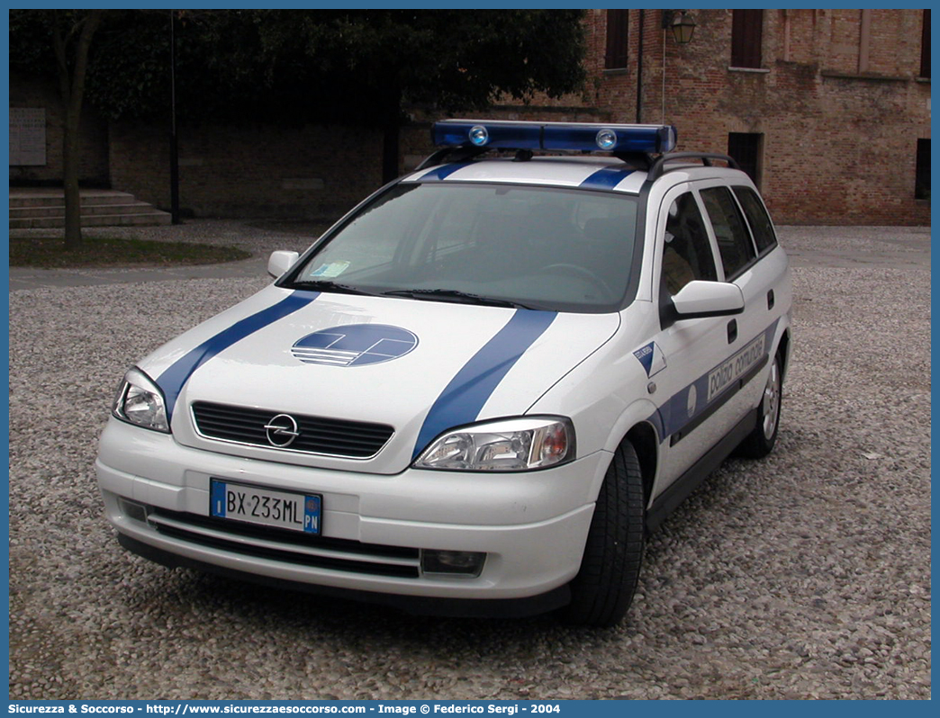 -
Polizia Comunale
Comune di Sesto al Reghena
Opel Astra Station Wagon IV serie
Parole chiave: Polizia;Locale;Comunale;Municipale;Sesto;Reghena;Opel;Astra;Station;Wagon