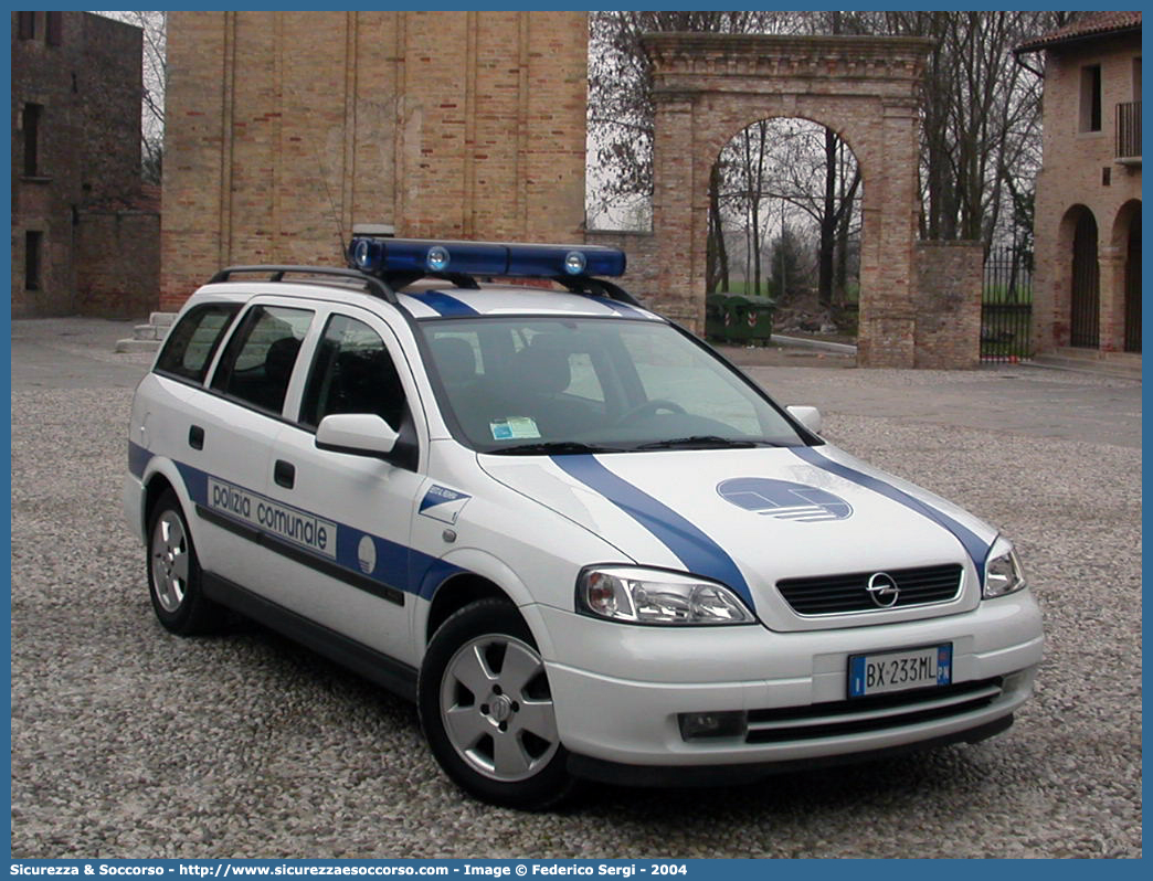 -
Polizia Comunale
Comune di Sesto al Reghena
Opel Astra Station Wagon IV serie
Parole chiave: Polizia;Locale;Comunale;Municipale;Sesto;Reghena;Opel;Astra;Station;Wagon