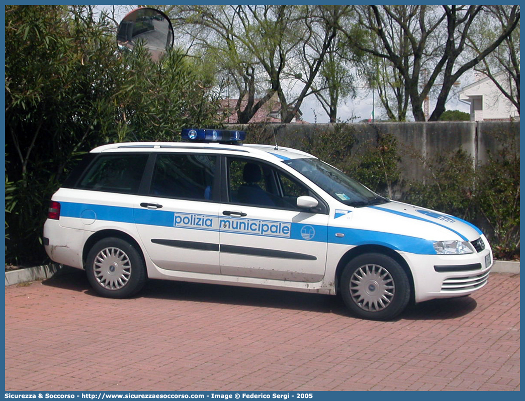 -
Polizia Municipale
Comune di Lignano Sabbiadoro
Fiat Stilo Multiwagon I serie
Parole chiave: Polizia;Locale;Comunale;Municipale;Lignano;Sabbiadoro;Fiat;Stilo;Multiwagon