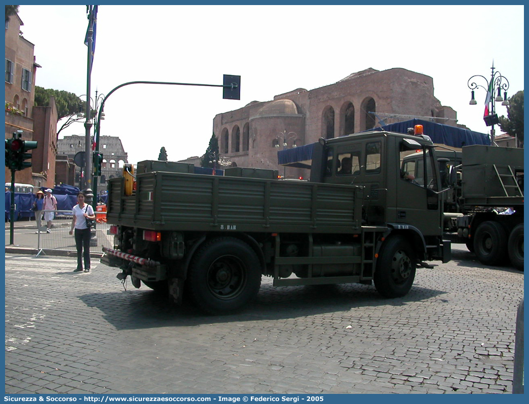 EI BD999
Esercito Italiano
Iveco EuroCargo 150E18 I serie
Allestitore SIVI S.p.A.
Parole chiave: EI;E.I.;Esercito;Italiano;Mezzi;da;Cantiere;Trasporto;Materiali;Supporto;Logistico;Iveco;Sivi;EuroCargo;150E18;BD999