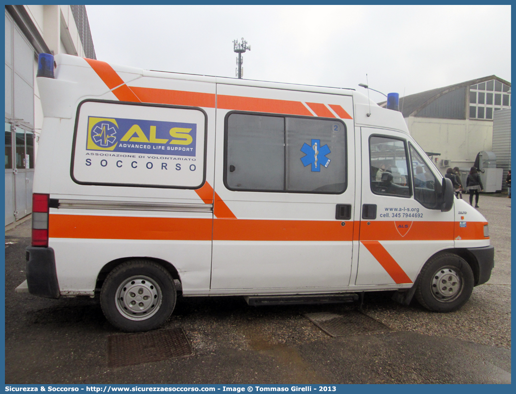 2
ALS Soccorso Onlus
Fiat Ducato II serie
Allestitore Aricar S.p.A.
Parole chiave: ALS;Soccorso;Fiat;Ducato;Ambulanza;Aricar