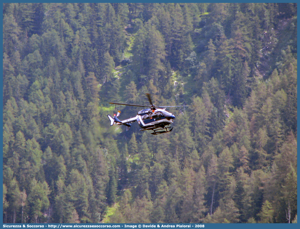 F-MJDA
République Française
Gendarmerie
Eurocopter EC135 T2+
"JDA"
Parole chiave: Repubblica;Francese;République;Française;Gendarmerie;Eurocopter;EC135;T2;F-MJDA;JDA