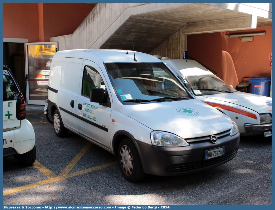 -
Pia Opera Croce Verde Padova
Opel Combo III serie
Parole chiave: Pia;Opera;Croce;Verde;Padova;Ambulanza;Opel;Combo