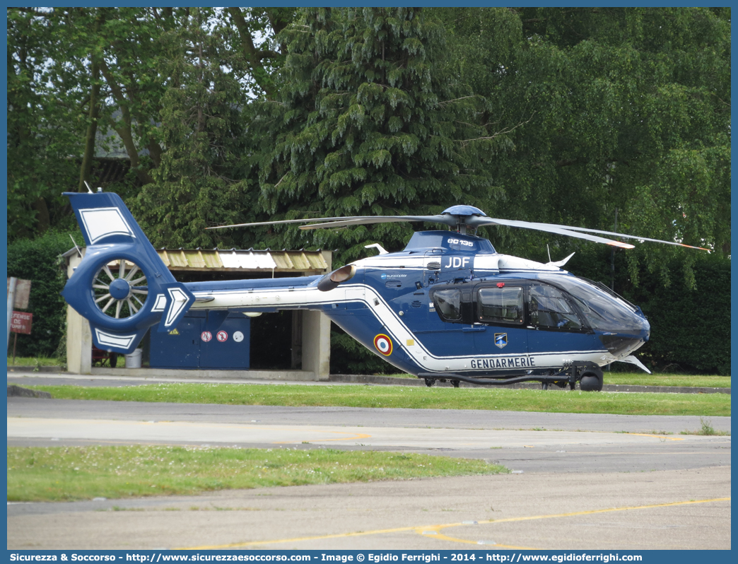 F-MJDF
République Française
Gendarmerie
Eurocopter EC135 T2+
"JDF"
Parole chiave: Repubblica;Francese;République;Française;Gendarmerie;Eurocopter;EC135;T2;F-MJDF;JDF