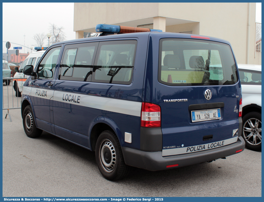 Polizia Locale YA528AE
Polizia Locale
Comune di Padova
Volkswagen Transporter T5 restyling
Allestitore Focaccia Group S.r.l.
Parole chiave: Polizia;Locale;Municipale;Padova;Volkswagen;Transporter;T5;Focaccia;YA528AE;YA 528 AE