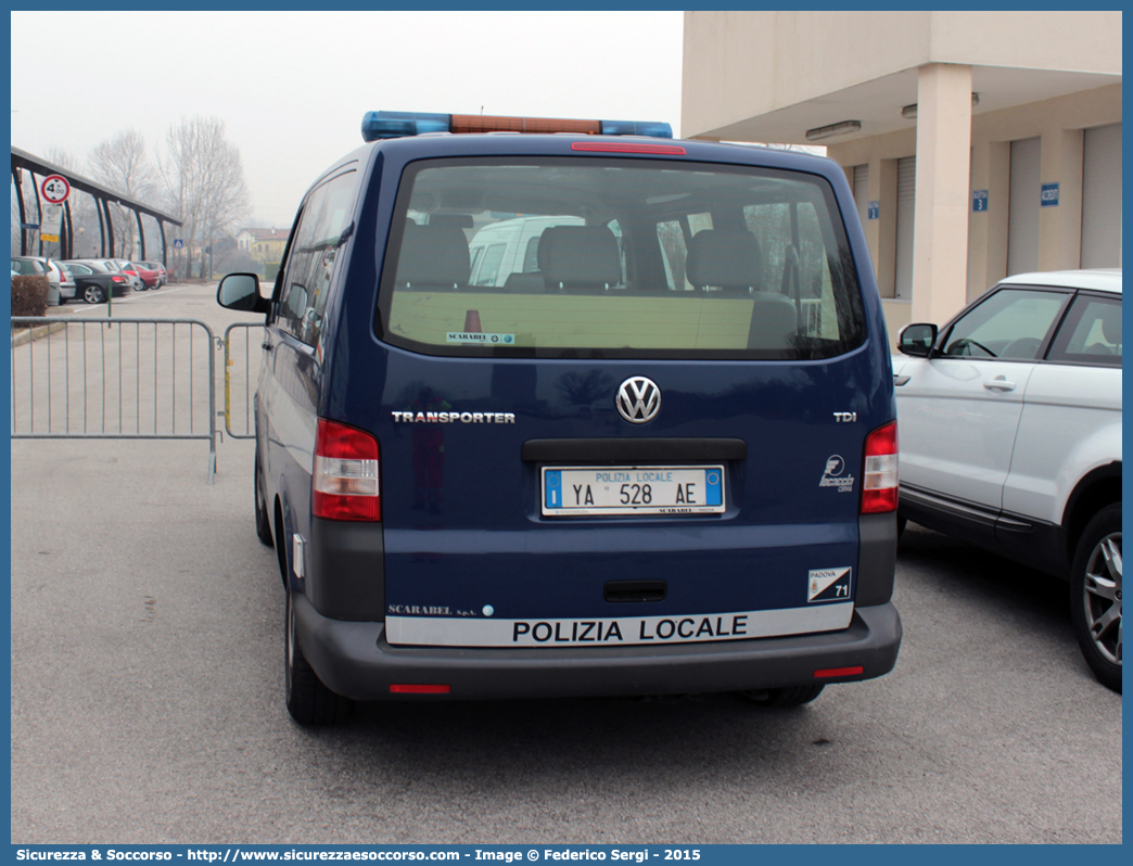 Polizia Locale YA528AE
Polizia Locale
Comune di Padova
Volkswagen Transporter T5 restyling
Allestitore Focaccia Group S.r.l.
Parole chiave: Polizia;Locale;Municipale;Padova;Volkswagen;Transporter;T5;Focaccia;YA528AE;YA 528 AE