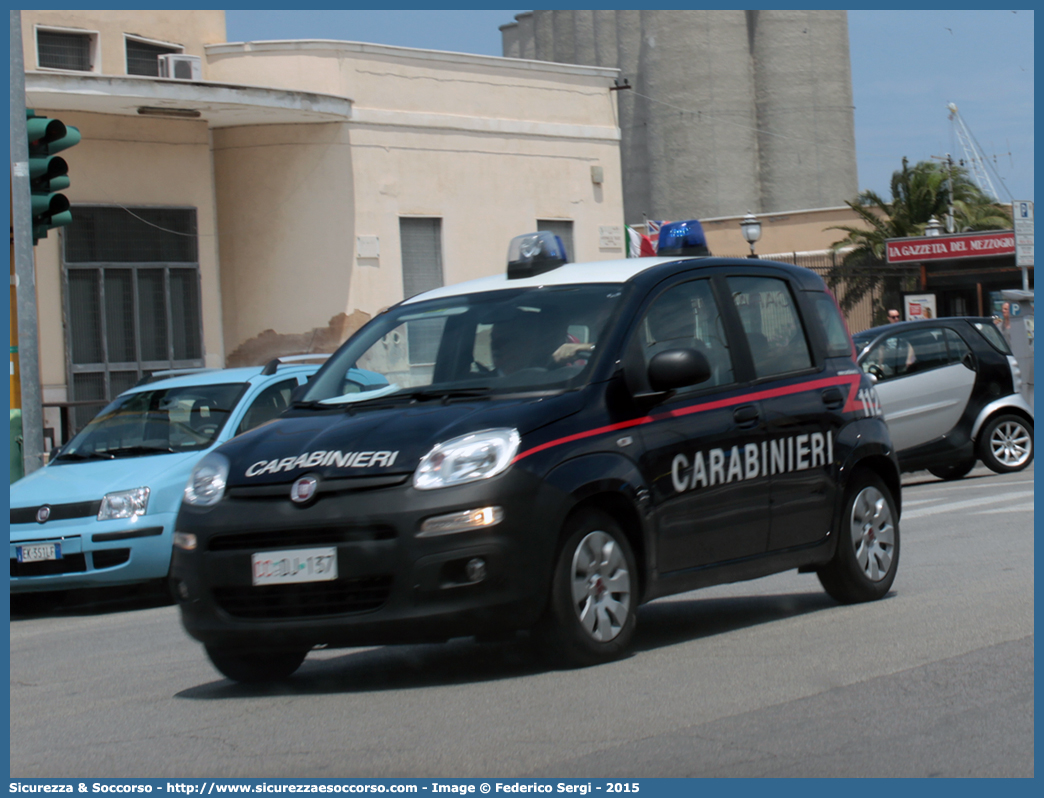 CC DJ137
Arma dei Carabinieri
Fiat Nuova Panda II serie
(I fornitura)
Parole chiave: CC;C.C.;Arma;dei;Carabinieri;Fiat;Nuova;Panda