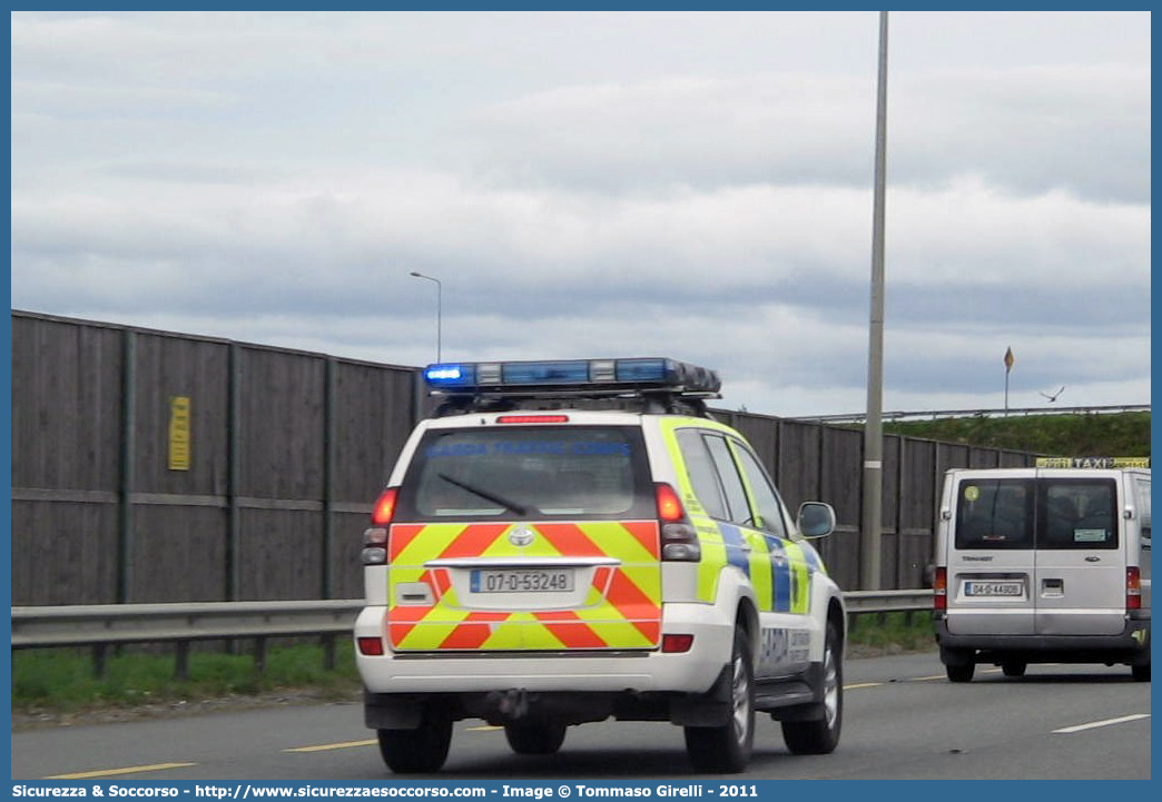 -
Republic of Ireland
Poblacht na Héireann
Garda Síochána na Héireann Cór Tráchta
Traffic Corps
Toyota Land Cruiser VI generation
Parole chiave: Republic;of;Ireland;Poblacht;na;Héireann;Garda;Síochána;na;Héireann;Cór;Tráchta;Traffic;Corps;Toyota;Land;Cruiser