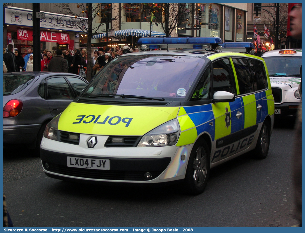 A82
United Kingdom of Great Britain and Northern Ireland
British Transport Police
Renault Grand Espace
Parole chiave: UK;United;Kingdom;Great;Britain;Northern;Ireland;British;Transport;Police;BTP;Renault;Grand;Espace