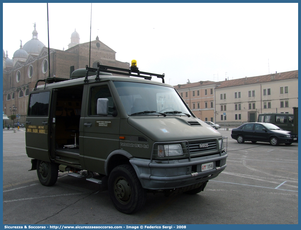 AM 18546
Aeronautica Militare Italiana
Iveco Daily 35-10 4x4 II serie
1° Reparto Tecnico Comunicazioni
Squadriglia TLC
Aeroporto di Padova
Unità Radio Mobile
Parole chiave: AM;A.M.;AMI;A.M.I.;Aeronautica;Militare;Iveco;Daily;35-1;35.10;35;10;Reparto;Tecnico;Comunicazioni;TLC;18546