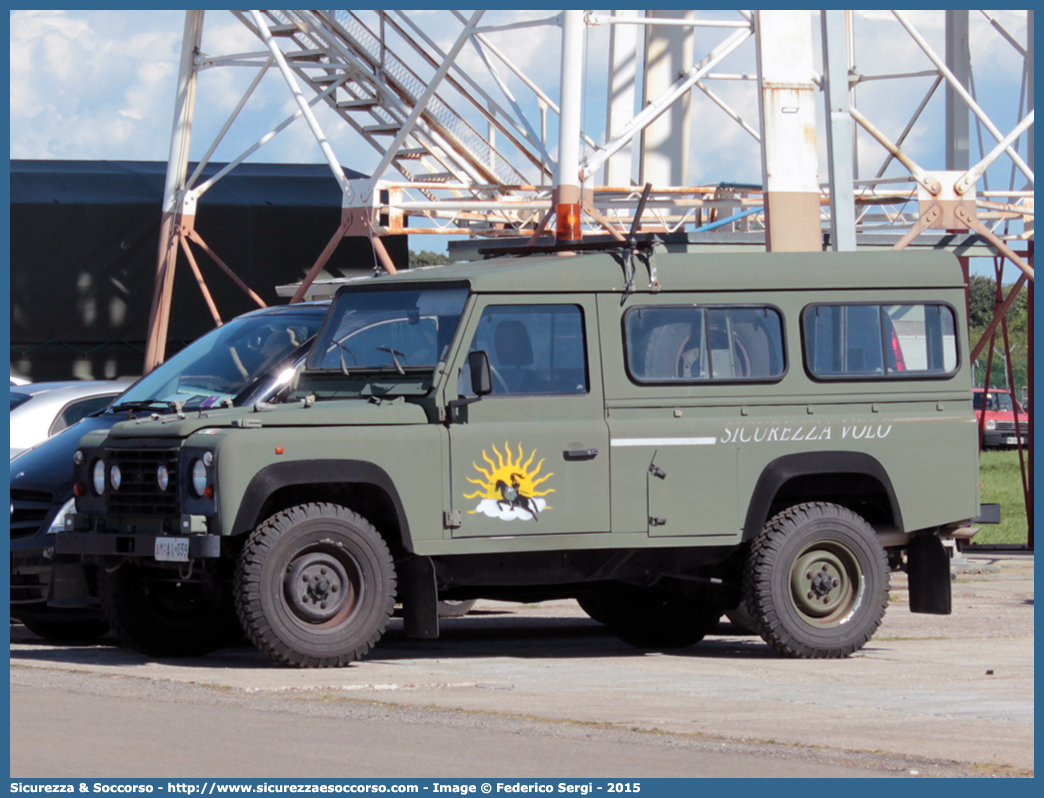 AM AI039
Aeronautica Militare Italiana
Sicurezza Volo
Land Rover Defender 110
Parole chiave: AMI;A.M.I.;Aeronautica;Militare;Italiana;Servizio;Antincendio;Land;Rover;Defender;110;Sicurezza;Volo