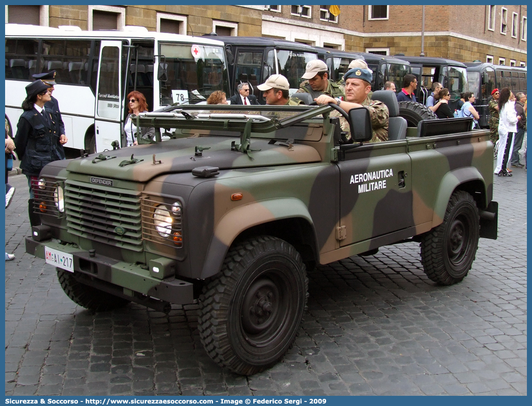 AM AI217
Aeronautica Militare Italiana
Land Rover Defender 90
Parole chiave: AMI;A.M.I.;Aeronautica;Militare;Italiana;Land;Rover;Defender;90;AI217