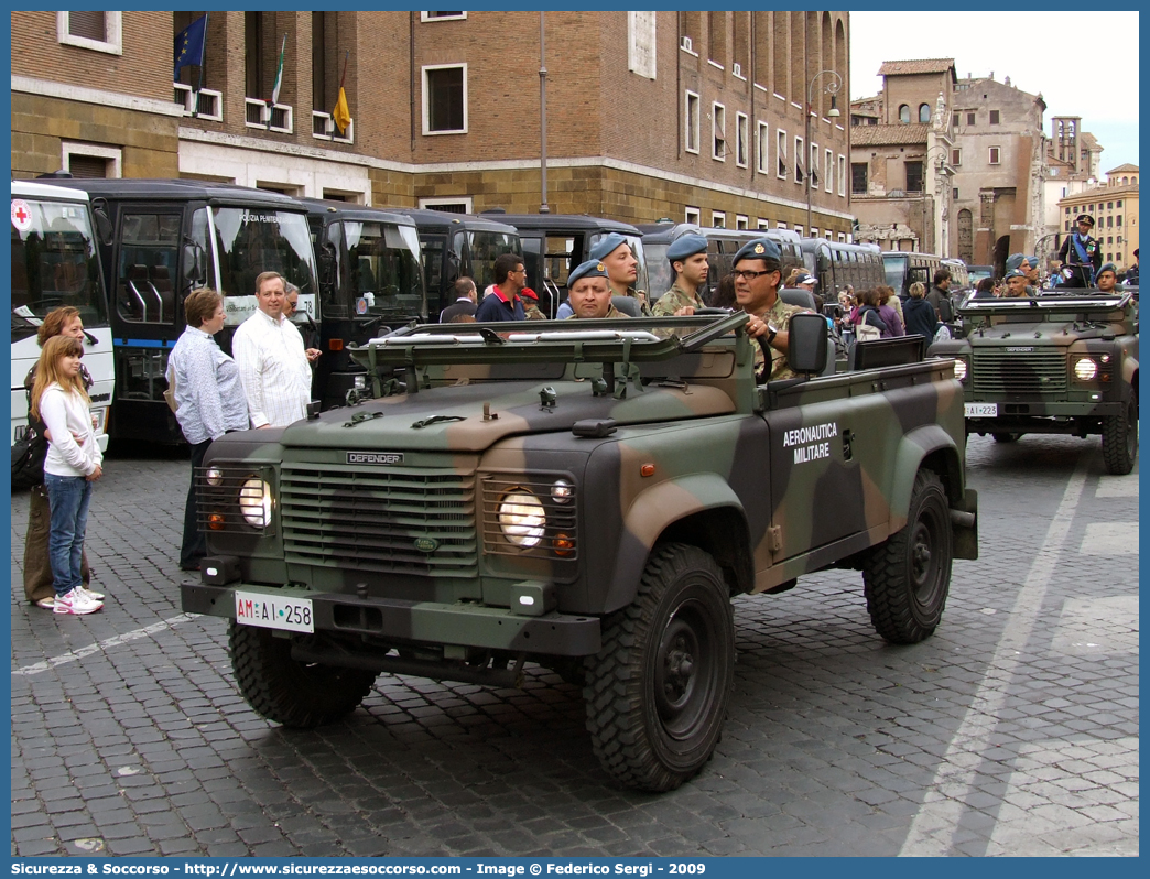 AM AI258
Aeronautica Militare Italiana
Land Rover Defender 90
Parole chiave: AMI;A.M.I.;Aeronautica;Militare;Italiana;Land;Rover;Defender;90;AI258