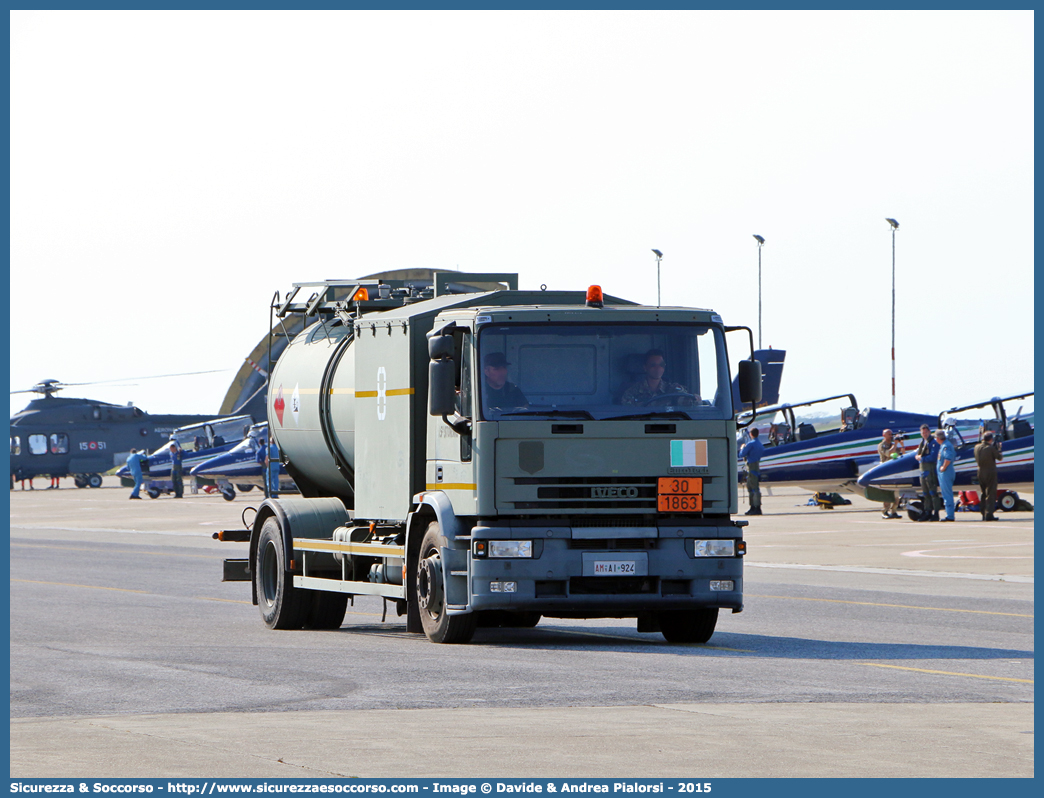 AM AI924
Aeronautica Militare Italiana
Iveco EuroTech 180E27
Allestitore Sacim S.p.A.
Parole chiave: AMI;A.M.I.;Aeronautica;Militare;Italiana;Iveco;EuroTech;180E27;Sacim