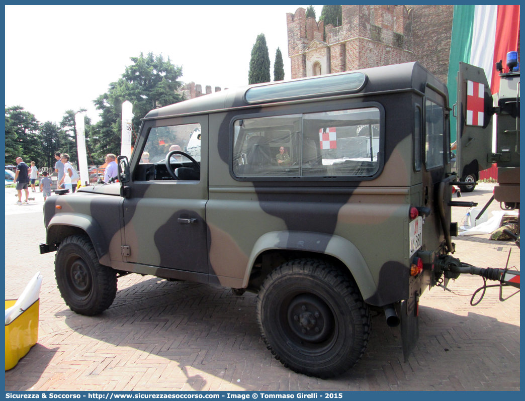 AM AK880
Aeronautica Militare Italiana
Land Rover Defender 90
Parole chiave: A.M.I.;AMI;Aeronautica;Militare;Italiana;Land Rover;Defender;90