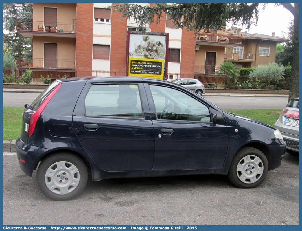 AM CC768
Aeronautica Militare Italiana
Fiat Punto III serie
Parole chiave: A.M.I.;AMI;Aeronautica;Militare;Italiana;Fiat;Punto