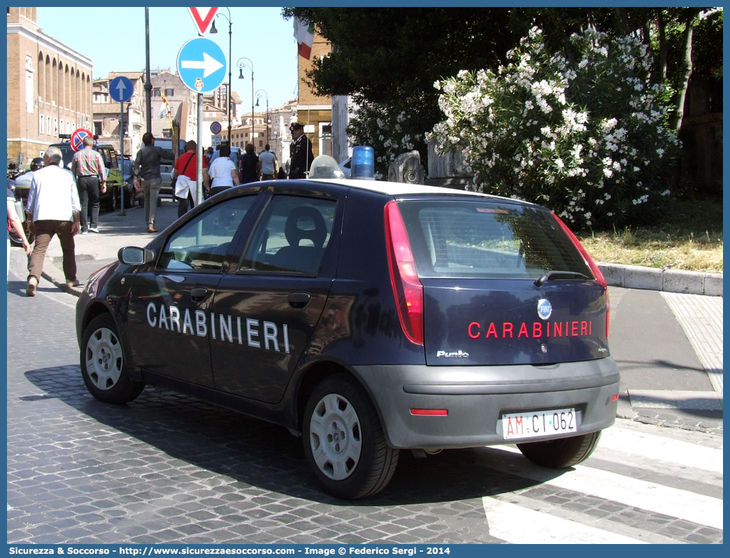 AM CI062
Arma dei Carabinieri
Reparto Carabinieri presso l'Aeronautica Militare
Fiat Punto III serie
Parole chiave: AM;A.M.;CC;C.C.;Arma;Carabinieri;Aeronautica;Militare;Fiat;Punto