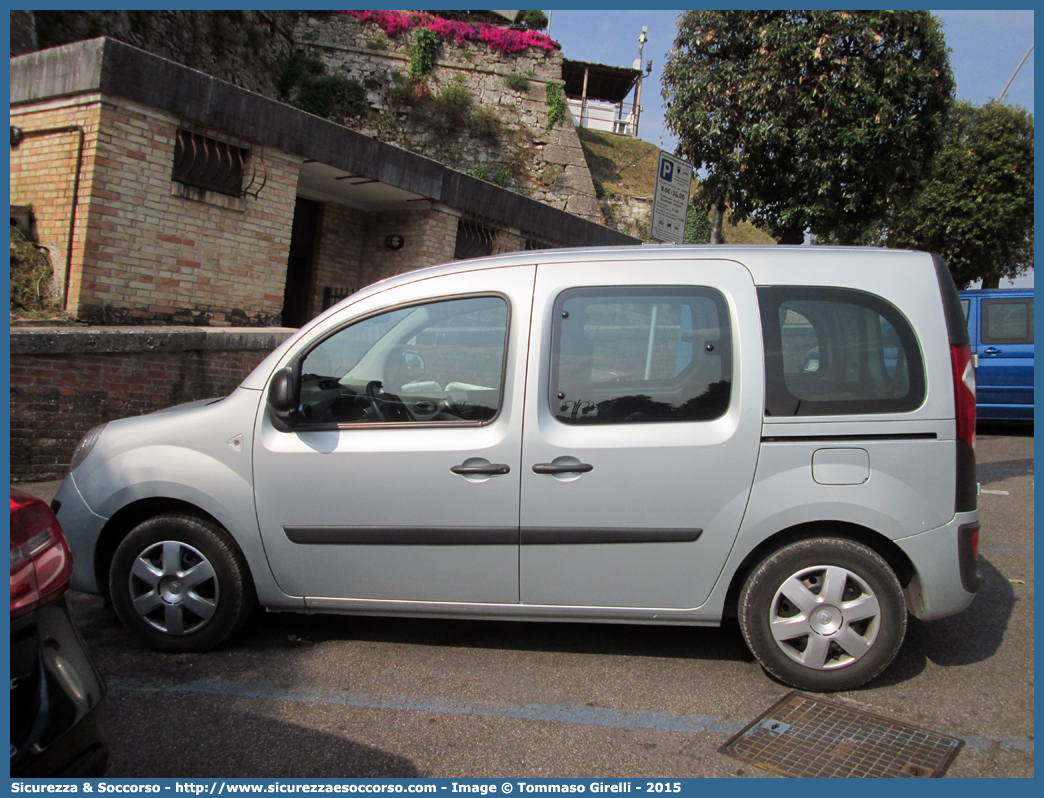 AM CM300
Aeronautica Militare Italiana
Renault Kangoo II serie
Parole chiave: AMI;A.M.I.;Aeronautica;Militare;Italiana;Renault;Kangoo