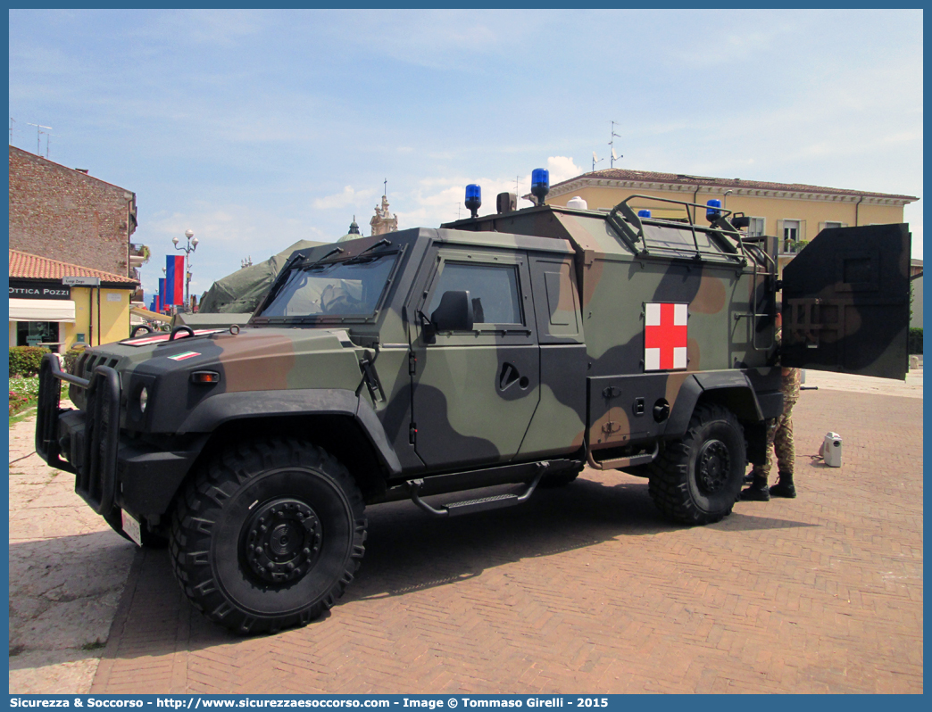 AM CM328
Aeronautica Militare Italiana
Servizio Sanitario
Iveco VTLM Lince
Parole chiave: AM;AMI;A.M.;A.M.I.;Aeronautica;Militare;Italiana;Servizio;Sanitario;Iveco;VTLM;V.T.L.M.;Lince;CM328